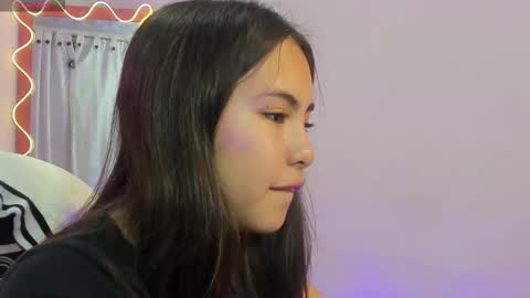 Snapshot of isabela_tay chatting on 1, 12, 2025 ISABELA online show from 1, 12, 2025