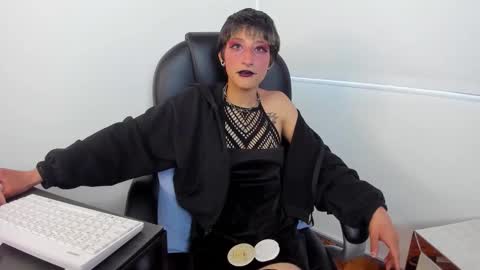 Isabel Cortez online show from 11, 9, 2025