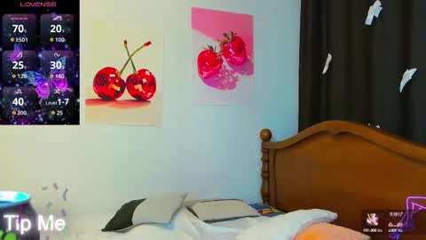 Snapshot of isabella666333 chatting on 15, 10, 2025 Ella online show from 15, 10, 2025