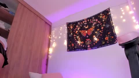 Isa...  online show from 8, 2, 2025