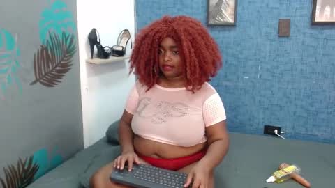 Snapshot of isabella_brown19 chatting on 27, 10, 2025 ISABELLA online show from 27, 10, 2025