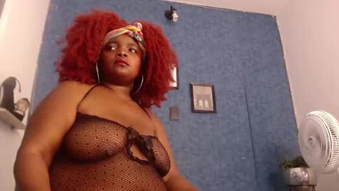 Snapshot of isabella_brown19 chatting on 3, 11, 2025 ISABELLA online show from 3, 11, 2025