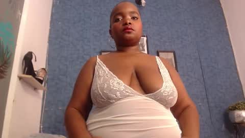 Snapshot of isabella_brown19 chatting on 9, 11, 2025 ISABELLA online show from 9, 11, 2025