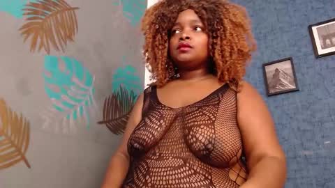 Snapshot of isabella_brown19 chatting on 24, 11, 2025 ISABELLA online show from 24, 11, 2025