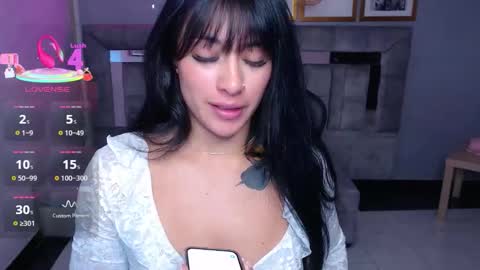 Snapshot of isabella_collen_v chatting on 24, 9, 2025 Hi Stream 800am to 200pm online show from 24, 9, 2025