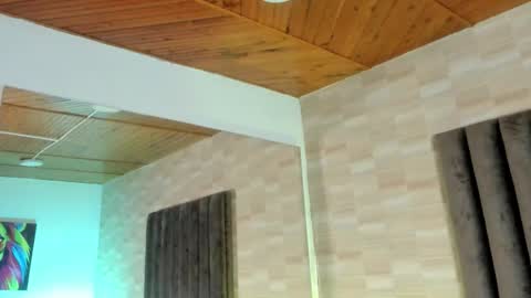 Snapshot of isabella_flowerss chatting on 22, 10, 2025 online show from 22, 10, 2025