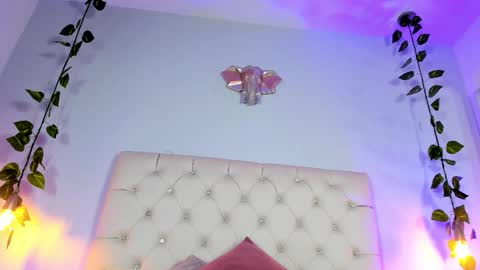 Snapshot of isabella_flowerss chatting on 21, 11, 2025 online show from 21, 11, 2025