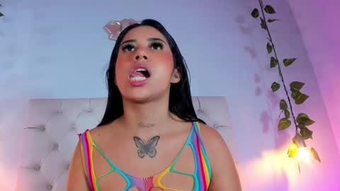 Snapshot of isabella_flowerss chatting on 27, 11, 2025 online show from 27, 11, 2025