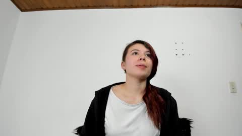 isabella_jaramillo online show from 11, 10, 2025