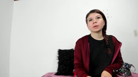 isabella_jaramillo online show from 14, 10, 2025