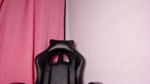 Snapshot of isabella_sex18 chatting on 8, 10, 2025 isabella online show from 8, 10, 2025