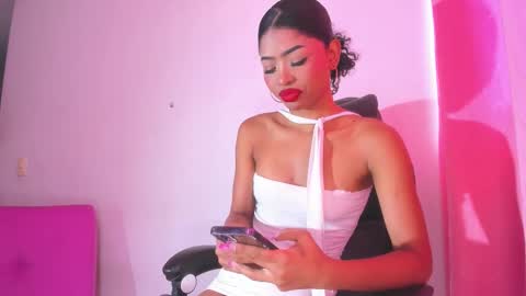 Snapshot of isabella_sex18 chatting on 20, 10, 2025 isabella online show from 20, 10, 2025