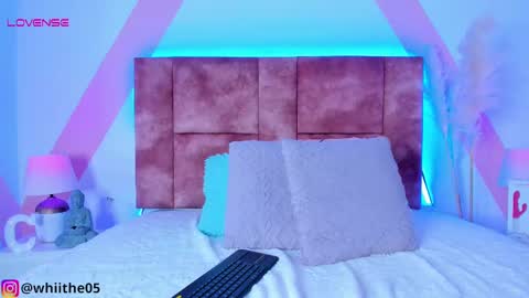 Isabella White online show from 27, 2, 2025