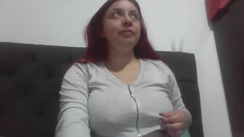 Snapshot of isabellaa_hills_ chatting on 9, 10, 2025 isabellaa_hills_ online show from 9, 10, 2025