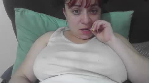 Snapshot of isabellaa_hills_ chatting on 17, 11, 2025 isabellaa_hills_ online show from 17, 11, 2025