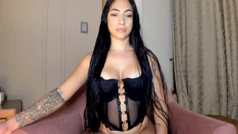Snapshot of isabellabeker_ chatting on 26, 1, 2025 ISABEL online show from 26, 1, 2025