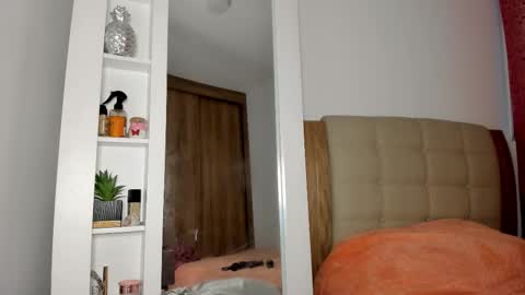 Snapshot of isabellabeker_ chatting on 25, 10, 2025 ISABEL online show from 25, 10, 2025