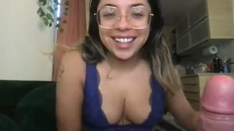Snapshot of isabellaelizabeth chatting on 4, 7, 2026 isabellaelizabeth online show from 4, 7, 2026