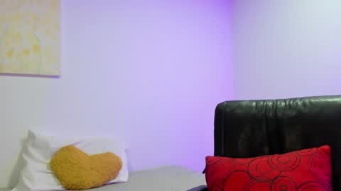 Instagram soybella01  online show from 26, 1, 2025