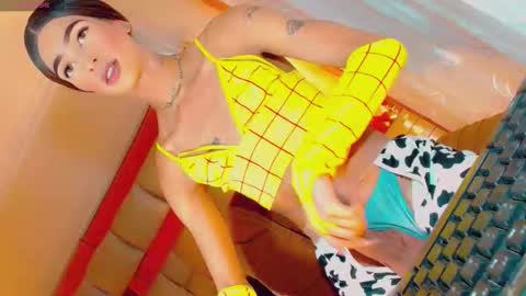 isabellagirs online show from 10, 10, 2025