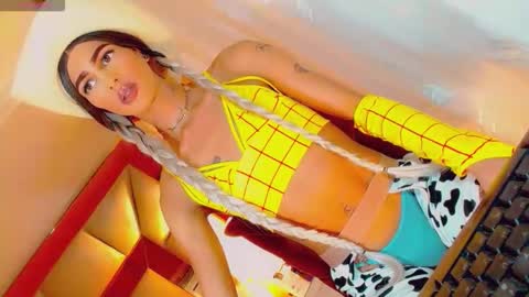isabellagirs online show from 11, 10, 2025