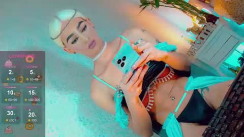 isabellagirs online show from 10, 7, 2026