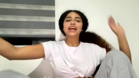 Snapshot of isabellakoffs chatting on 17, 12, 2024 Isabella.. back again online show from 17, 12, 2024