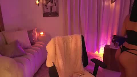 Snapshot of isabellalux_ chatting on 2, 7, 2026 ISABELLA online show from 2, 7, 2026