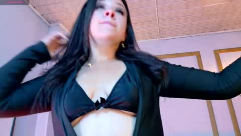 Snapshot of isabellaovalle chatting on 27, 5, 2026 Isabella online show from 27, 5, 2026