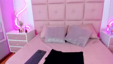 Snapshot of isabellapedraza chatting on 14, 5, 2026 Isabel online show from 14, 5, 2026