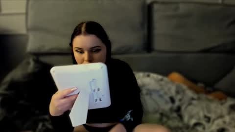 Isabella online show from 18, 9, 2025