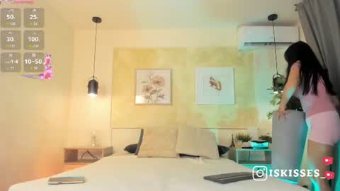 Snapshot of isabellasweet__ chatting on 1, 7, 2026 online show from 1, 7, 2026