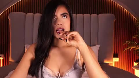 Snapshot of isabellax21 chatting on 25, 4, 2026 Isa online show from 25, 4, 2026