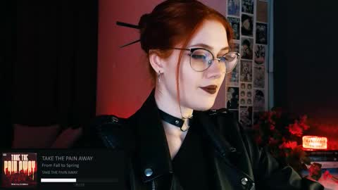 Snapshot of isabelle_stern chatting on 19, 9, 2025 Madame Isabelle online show from 19, 9, 2025