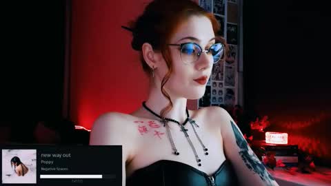 Snapshot of isabelle_stern chatting on 22, 10, 2025 Madame Isabelle online show from 22, 10, 2025