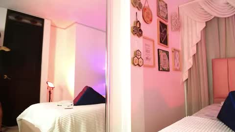 Snapshot of isabelledaza chatting on 5, 12, 2025 Isabelle Daza online show from 5, 12, 2025