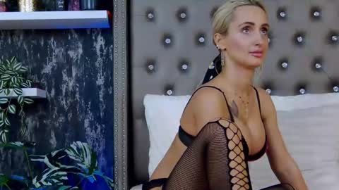 Snapshot of isabelleethan chatting on 25, 2, 2025 IsabelleEthan online show from 25, 2, 2025