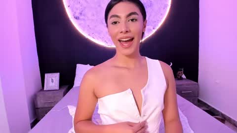 Snapshot of isabellefoxx chatting on 6, 3, 2025 Isa online show from 6, 3, 2025