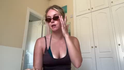 isabellesings online show from 9, 8, 2026