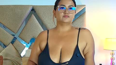 IsabellMendez online show from 10, 9, 2025
