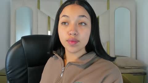 Snapshot of isabellrodriguez18 chatting on 7, 10, 2025 isabellrodriguez18 online show from 7, 10, 2025