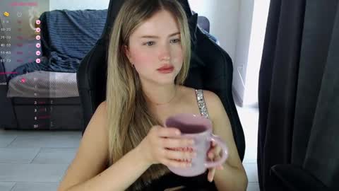 isabelswan online show from 25, 5, 2026