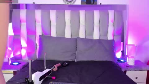 Snapshot of isadiazz chatting on 16, 11, 2025 Isa online show from 16, 11, 2025