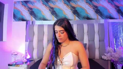 Snapshot of isadiazz chatting on 7, 7, 2026 Isa online show from 7, 7, 2026