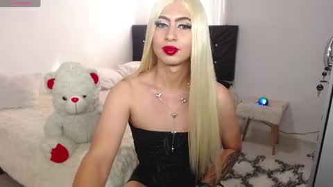 isadora online show from 12, 7, 2026