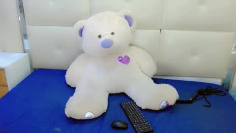 Snapshot of isahottxx chatting on 21, 2, 2026 ISAHOT online show from 21, 2, 2026