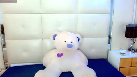 Snapshot of isahottxx chatting on 24, 2, 2026 ISAHOT online show from 24, 2, 2026