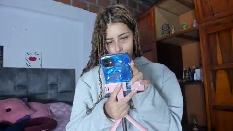 Isabela  online show from 26, 9, 2025