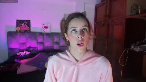 Isabela  online show from 6, 10, 2025