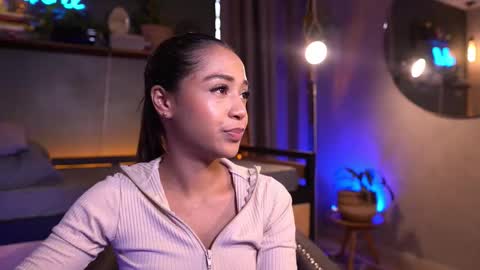 Snapshot of isapetit_ chatting on 22, 10, 2025 Isa Isabella online show from 22, 10, 2025